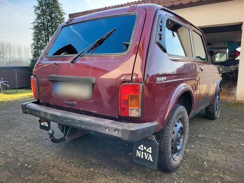 Gebraucht Lada niva 83 PS (61 kW) 2012 SUV