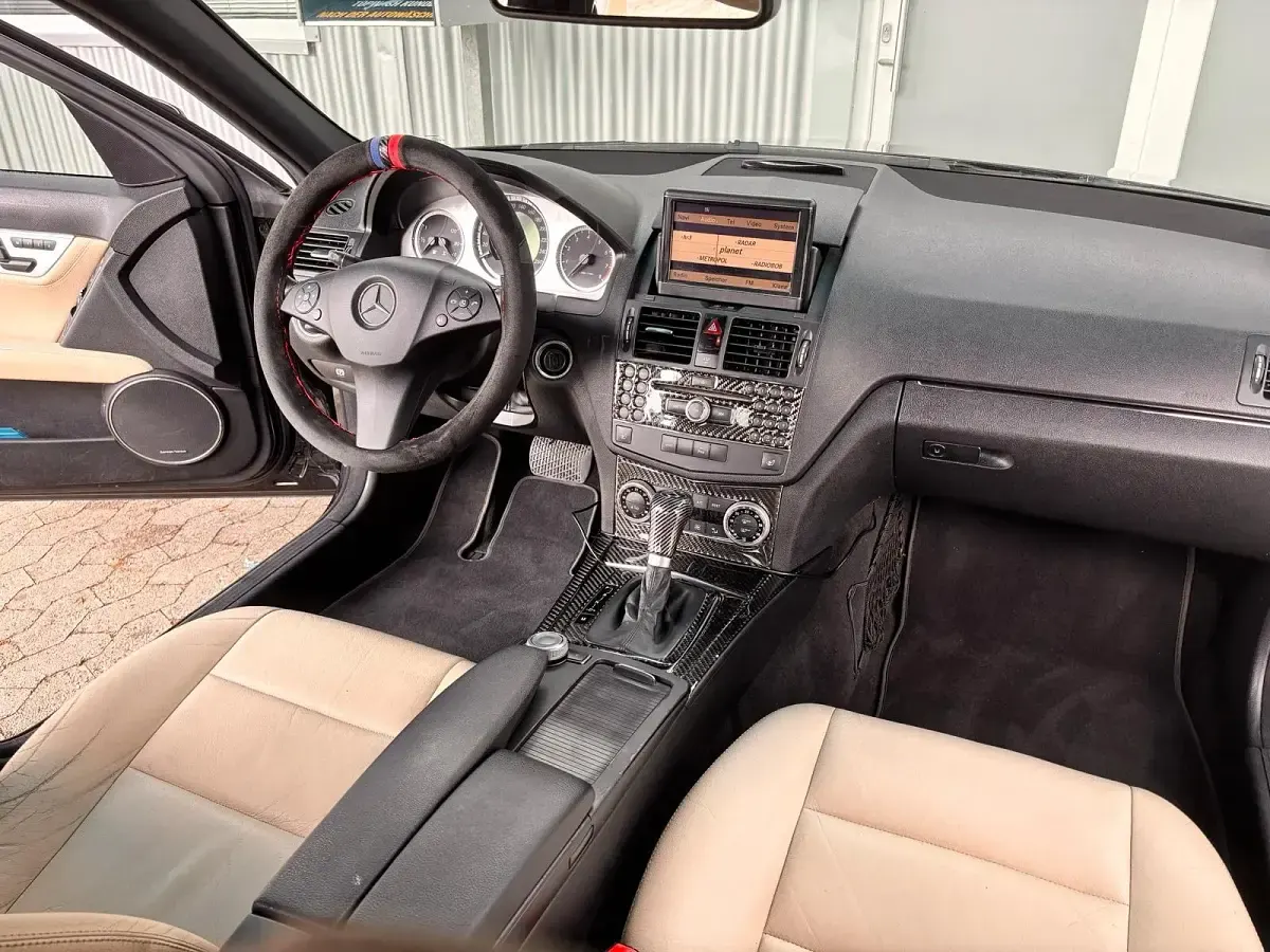 Gebraucht Mercedes C350 Avantgarde 272 PS (200 kW) 2009 Schwarz Limousine