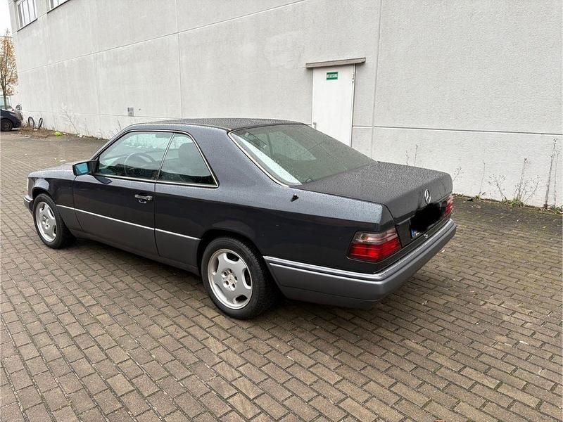 Gebraucht Mercedes E220 150 PS (110 kW) 1993 Coupé