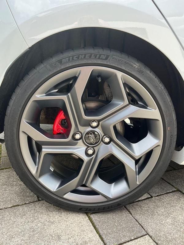 Gebraucht Ford Fiesta ST 200 PS (147 kW) 2023 Weiß Kleinwagen