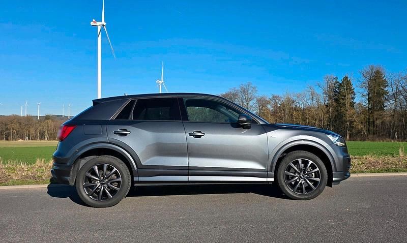 Gebraucht Audi Q2 S-Line 190 PS (139 kW) 2018 Grau SUV