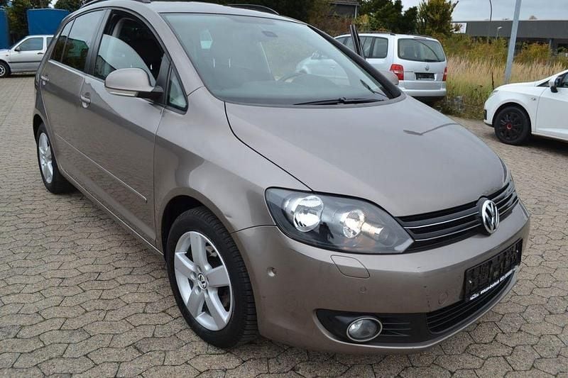 Braun Gebraucht 2011 VW Golf Plus Cross Team Van / Kleinbus | 3.999 € (Superpreis) - Bild 1/4