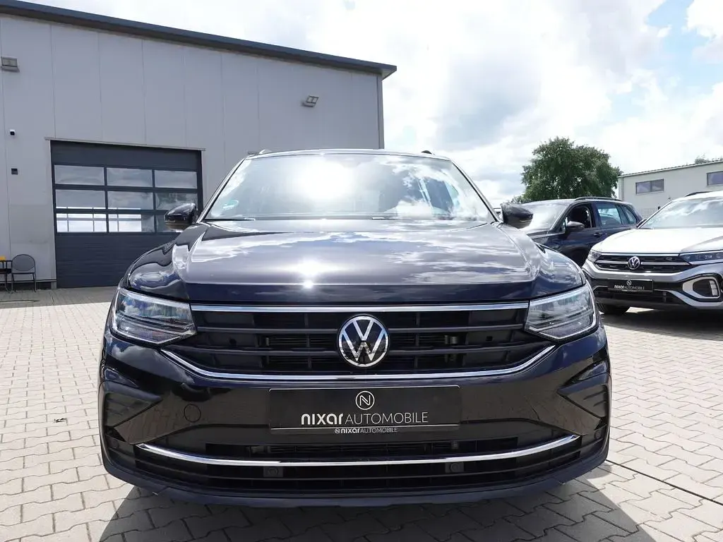Gebraucht VW Tiguan Life 150 PS (110 kW) 2023 Deep black perleffekt SUV