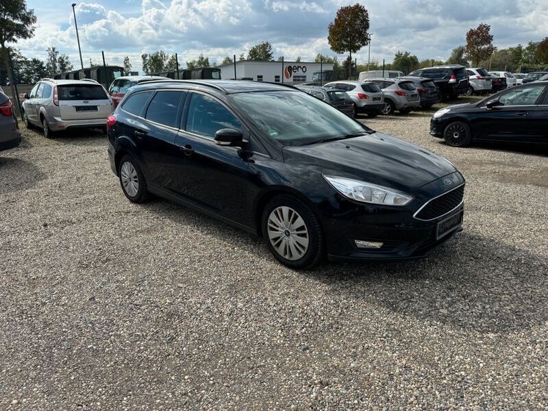 Schwarz Gebraucht 2015 Ford Focus Business Edition Limousine | 3.990 € (Fairer Preis) - Bild 1/4