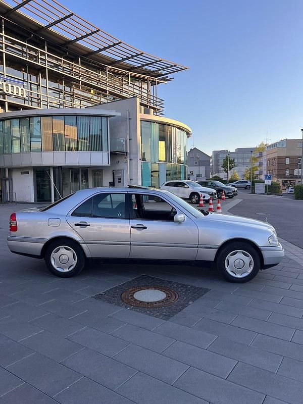 Gebraucht Mercedes C200 Elegance 136 PS (100 kW) 1997 Silber Limousine