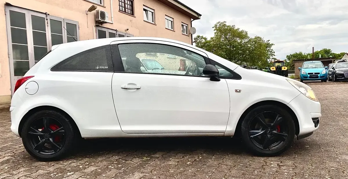 Używany Opel Corsa 81 KM (59 kW) 2010 Hatchback