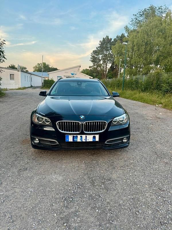 Gebraucht BMW 520 Luxury Line 190 PS (139 kW) 2014 Schwarz Kombi