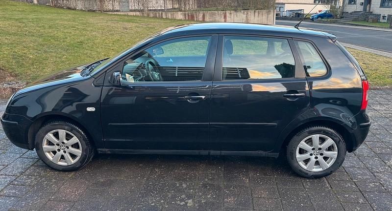 Gebraucht VW Polo Cricket 75 PS (55 kW) 2004 Schwarz Kleinwagen