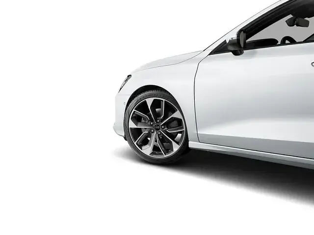 Second-hand Audi A3 Ambiente 150 CP (110 kW) 2025 Alb Berlinǎ