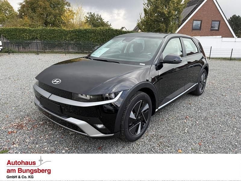 Schwarz Neu 2025 Hyundai Ioniq Dynamiq Kleinwagen | 43.990 € (Etwas zu teuer) - Bild 1/3