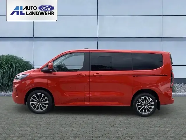 Neu Ford Tourneo Custom Titanium X 170 PS (125 kW) 2026 Rot Van