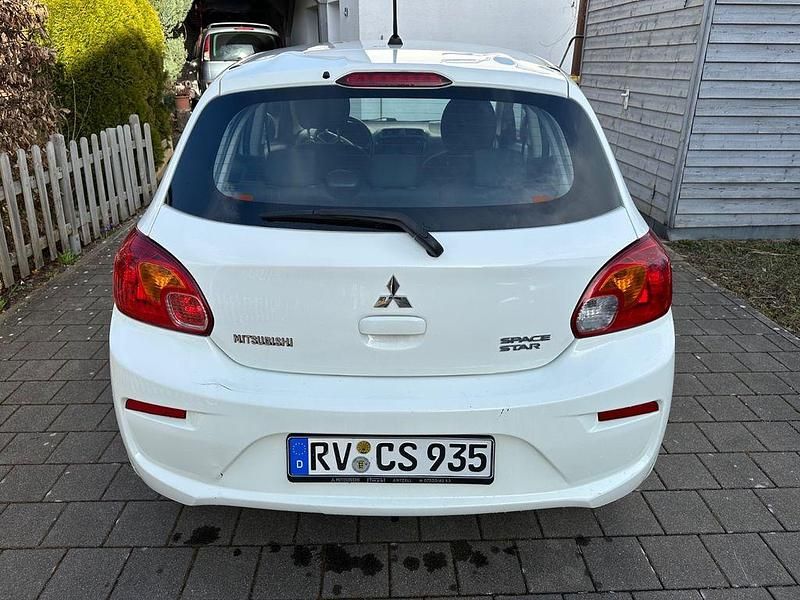 Gebraucht Mitsubishi Space Star Diamant Edition 71 PS (52 kW) 2019 Weiß Kleinwagen