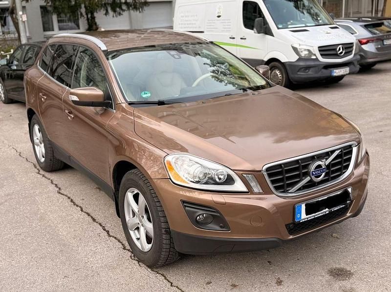 Braun Gebraucht 2009 Volvo XC60 SUV | 8.000 € (Superpreis) - Bild 1/4