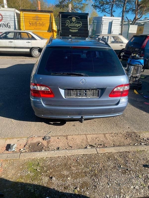 Gebraucht Mercedes E320 Avantgarde 224 PS (164 kW) 2003 Kombi