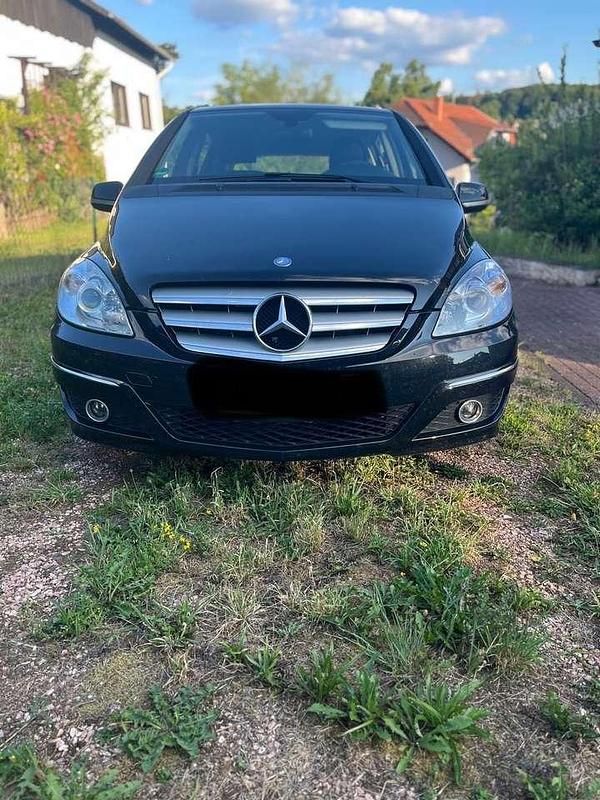 Schwarz Gebraucht 2008 Mercedes B200 Van / Kleinbus | 6.800 € (Fairer Preis) - Bild 1/4
