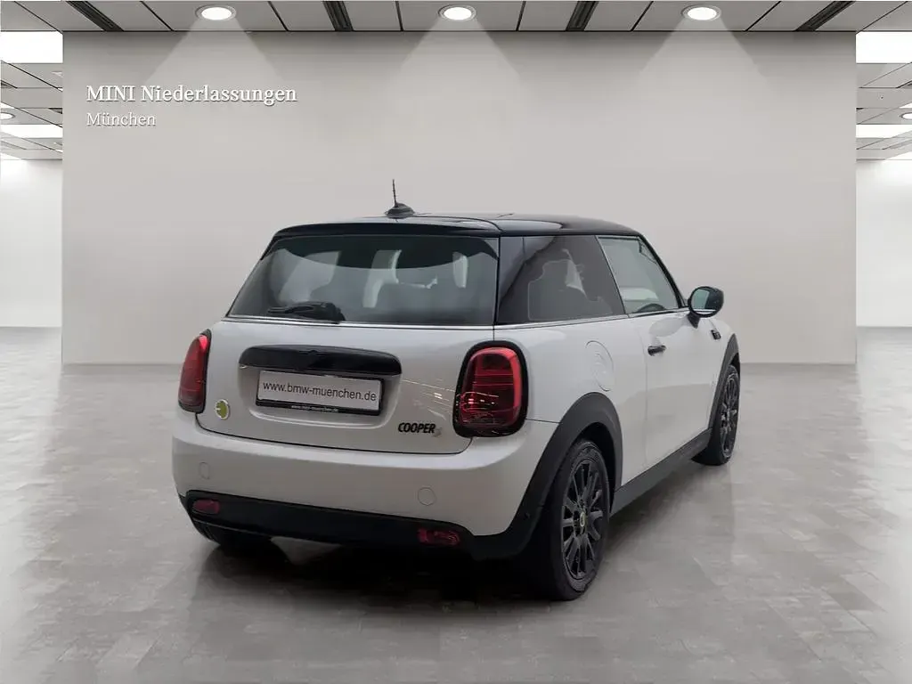 Gebraucht Mini Cooper SE 135 kW (184 PS) 2023 Weiß Kleinwagen