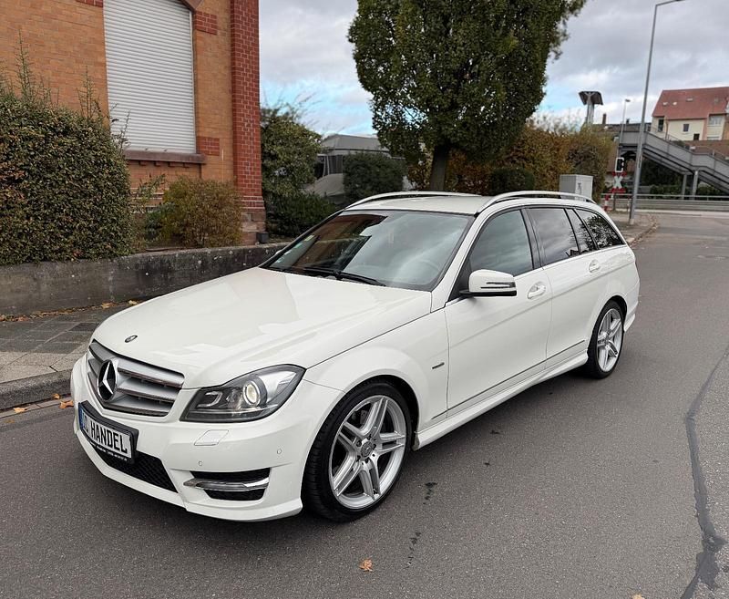 Weiß Gebraucht 2011 Mercedes C250 AMG Kombi | 8.950 € (Guter Preis) - Bild 1/4