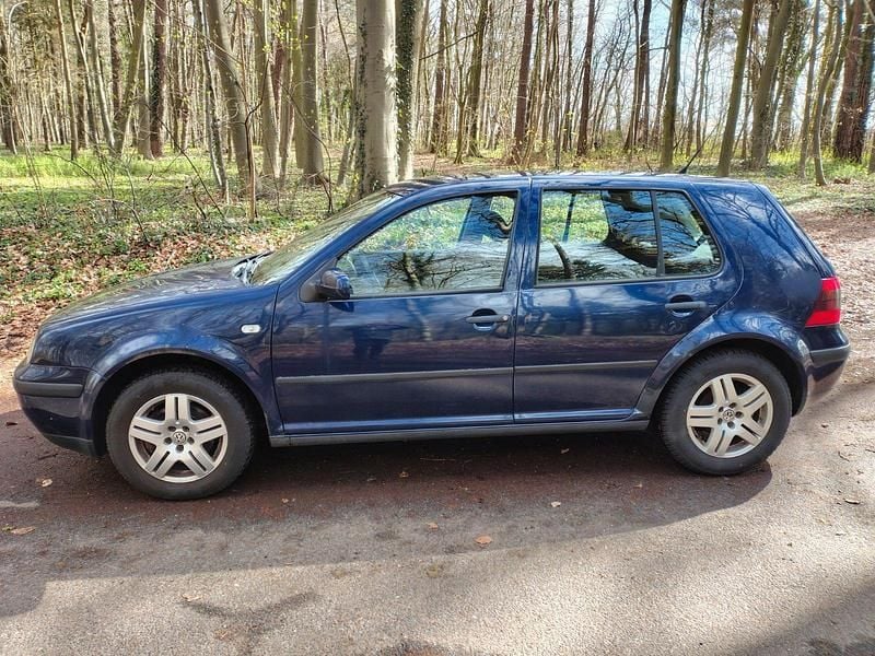 Gebraucht VW Golf IV 101 PS (74 kW) 2002 Blau Limousine