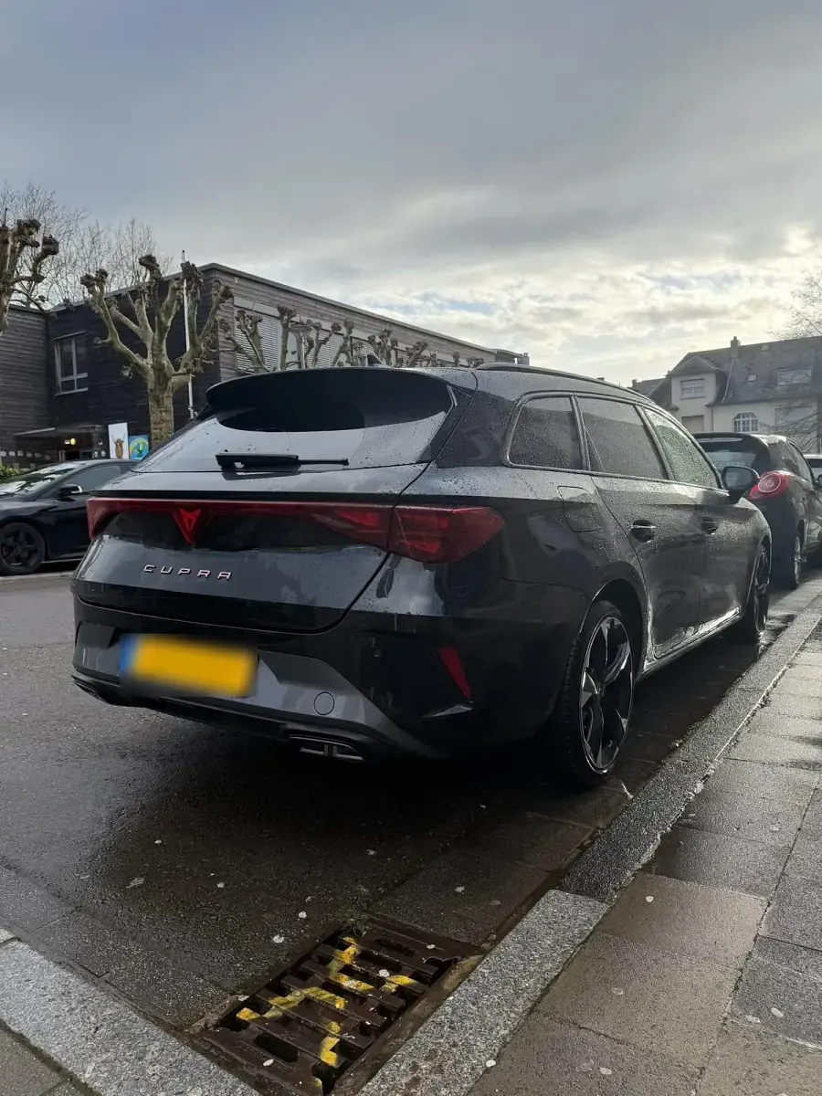 Usata Cupra Leon 150 CV (110 kW) 2025 Nero Station wagon