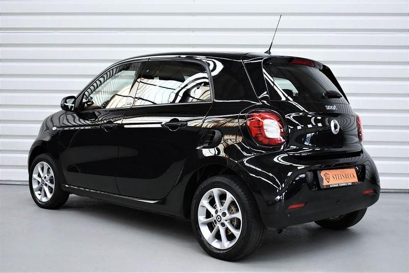 Gebraucht Smart ForFour Passion 71 PS (52 kW) 2017 Schwarz Kleinwagen