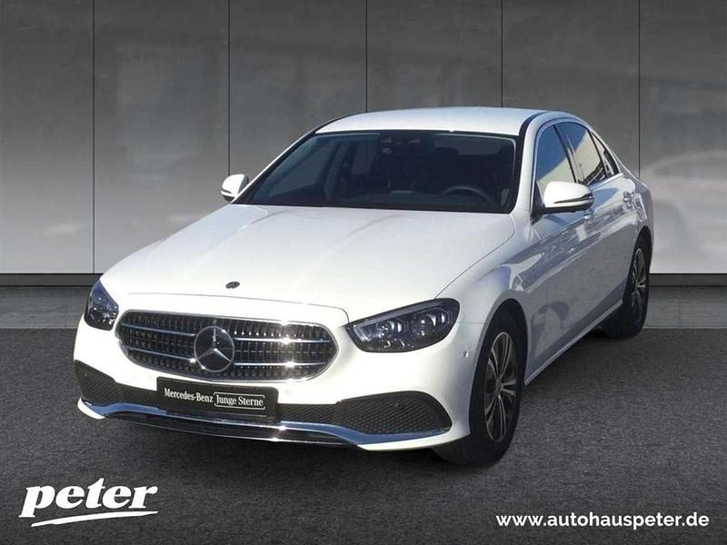Unilack polarweiß Gebraucht 2023 Mercedes E220 Avantgarde Limousine | 39.870 € (Guter Preis) - Bild 1/4