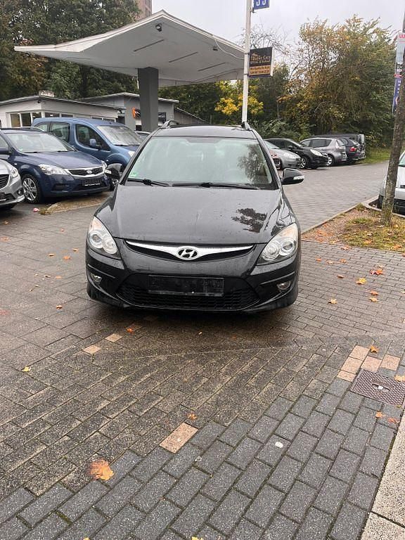 Schwarz Gebraucht 2012 Hyundai i30 Classic Kombi | 2.790 € (Fairer Preis) - Bild 1/4