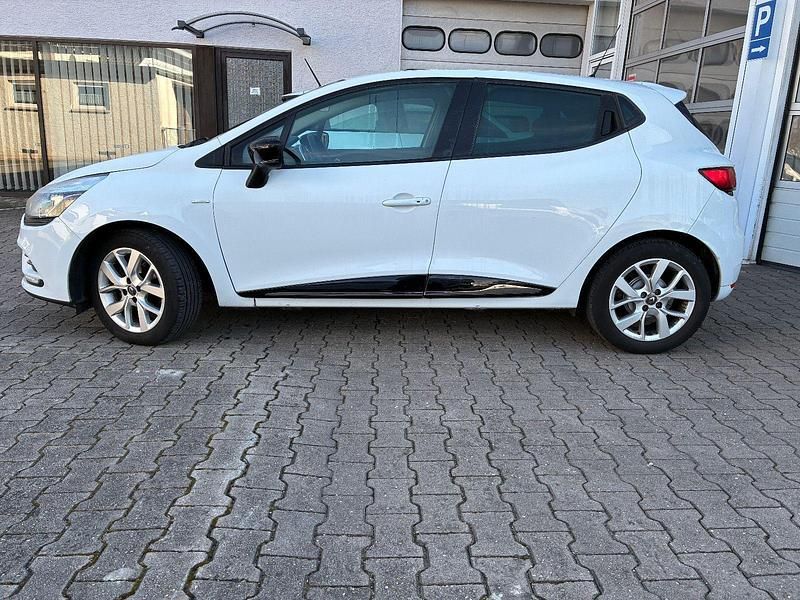 Gebraucht Renault Clio IV LIMITED Deluxe 76 PS (55 kW) 2019 Weiß Kleinwagen