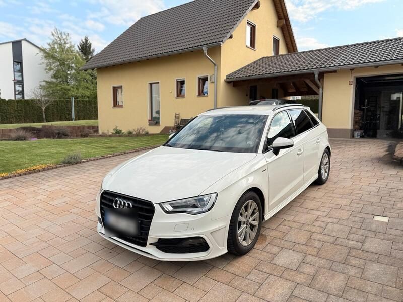 Weiß Gebraucht 2014 Audi A3 S-Line Limousine | 14.990 € (Fairer Preis) - Bild 1/4
