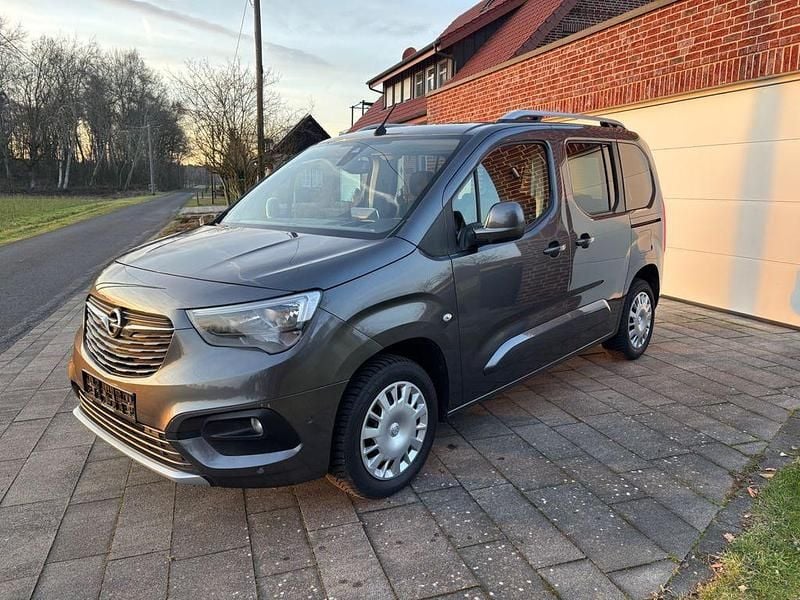 Grau Gebraucht 2020 Opel Combo Life Innovation Van / Kleinbus | 16.990 € (Guter Preis) - Bild 1/4