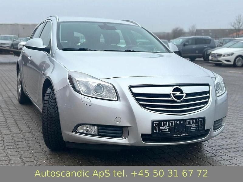Gebraucht Opel Insignia Edition 131 PS (96 kW) 2013 Silber Kombi