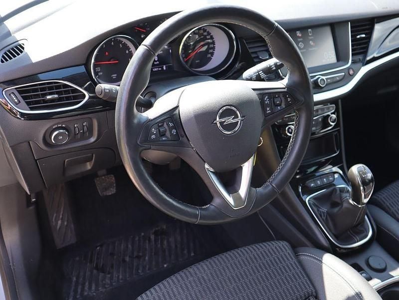 Second-hand Opel Astra 131 CP (96 kW) 2021 Argintiu Berlinǎ