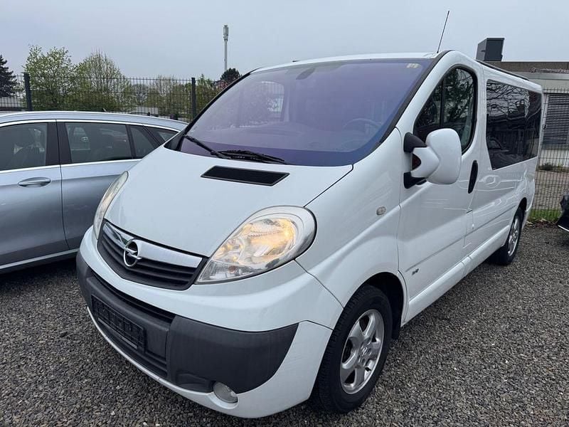 Casabl/arctic/eisweiss/kaolin Gebraucht 2013 Opel Vivaro Cosmo Van / Kleinbus | 13.000 € (Teuer) - Bild 1/4