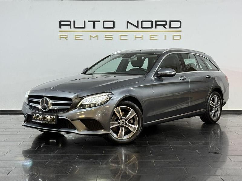 Grau Gebraucht 2018 Mercedes C200 Avantgarde Limousine | 24.990 € (Etwas zu teuer) - Bild 1/4
