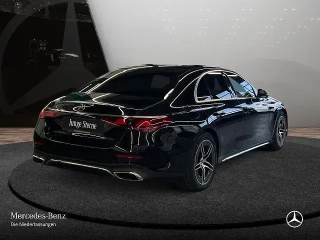 Second-hand Mercedes E220 AMG 197 CP (144 kW) 2025 Negru Berlinǎ