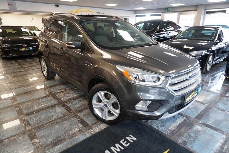 Używany Ford Kuga Ambiente 150 KM (110 kW) 2016 Szary SUV