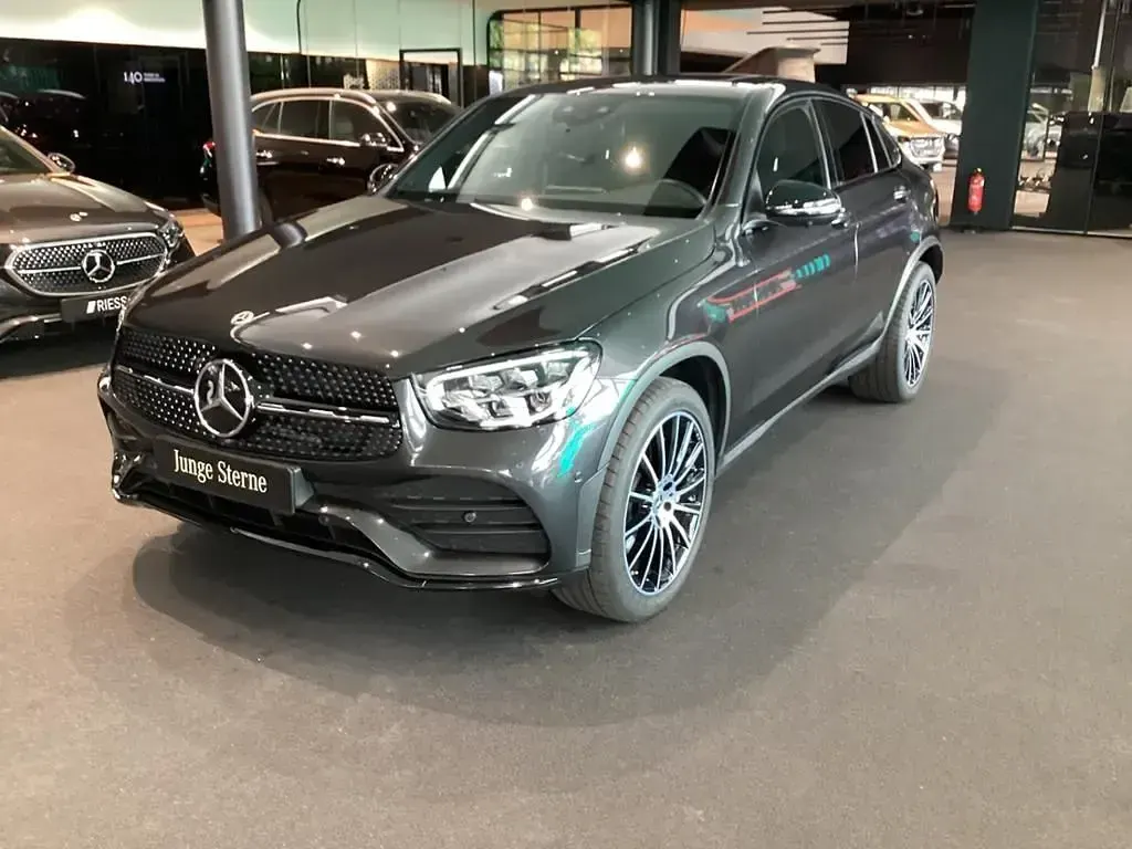 Gebraucht Mercedes GLC300 AMG 258 PS (189 kW) 2023 Metalliclack graphitgrau Coupé