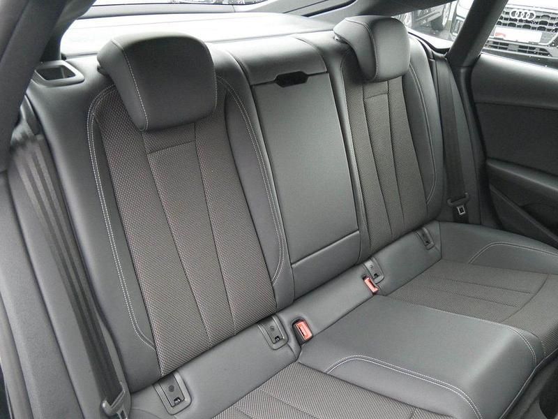 Gebraucht Audi A5 Sportback Business 204 PS (150 kW) 2022 Mythosschwarz metallic Kleinwagen