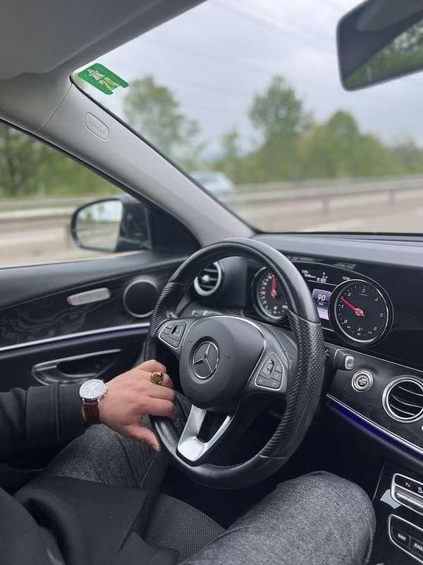 Gebraucht Mercedes E220 194 PS (142 kW) 2017 Limousine