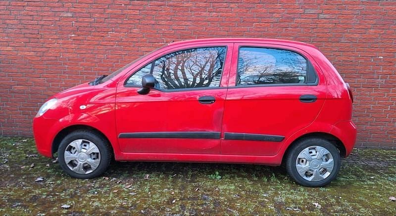Gebraucht Chevrolet Matiz 51 PS (37 kW) 2009 Rot Kleinwagen