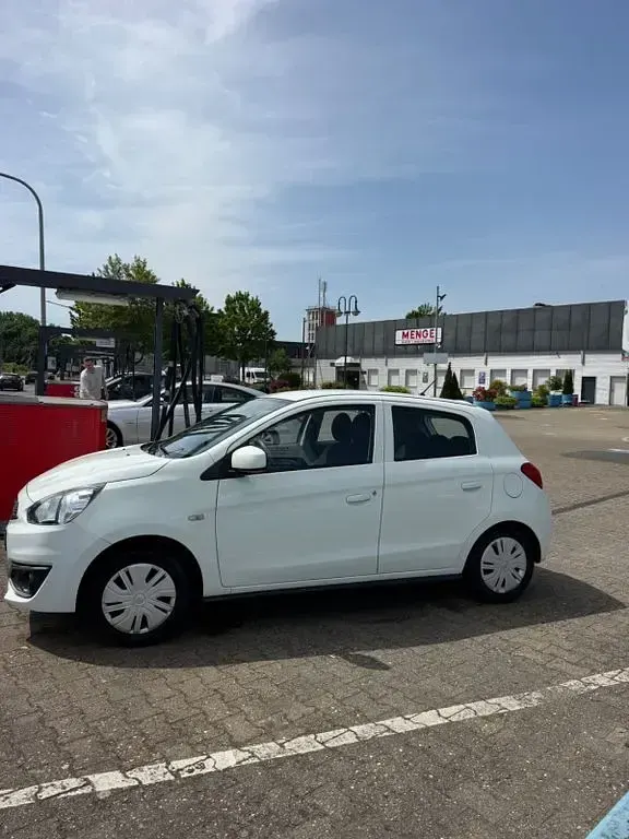 Gebraucht Mitsubishi Space Star 71 PS (52 kW) 2019 Weiß Kleinwagen