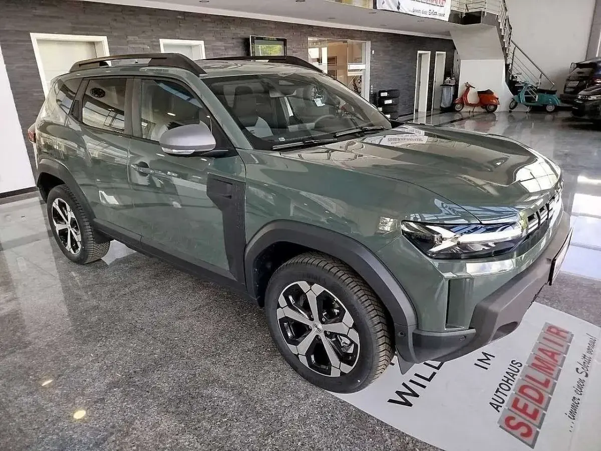Neu Dacia Duster Journey 154 PS (113 kW) 2026 Zederngrün SUV