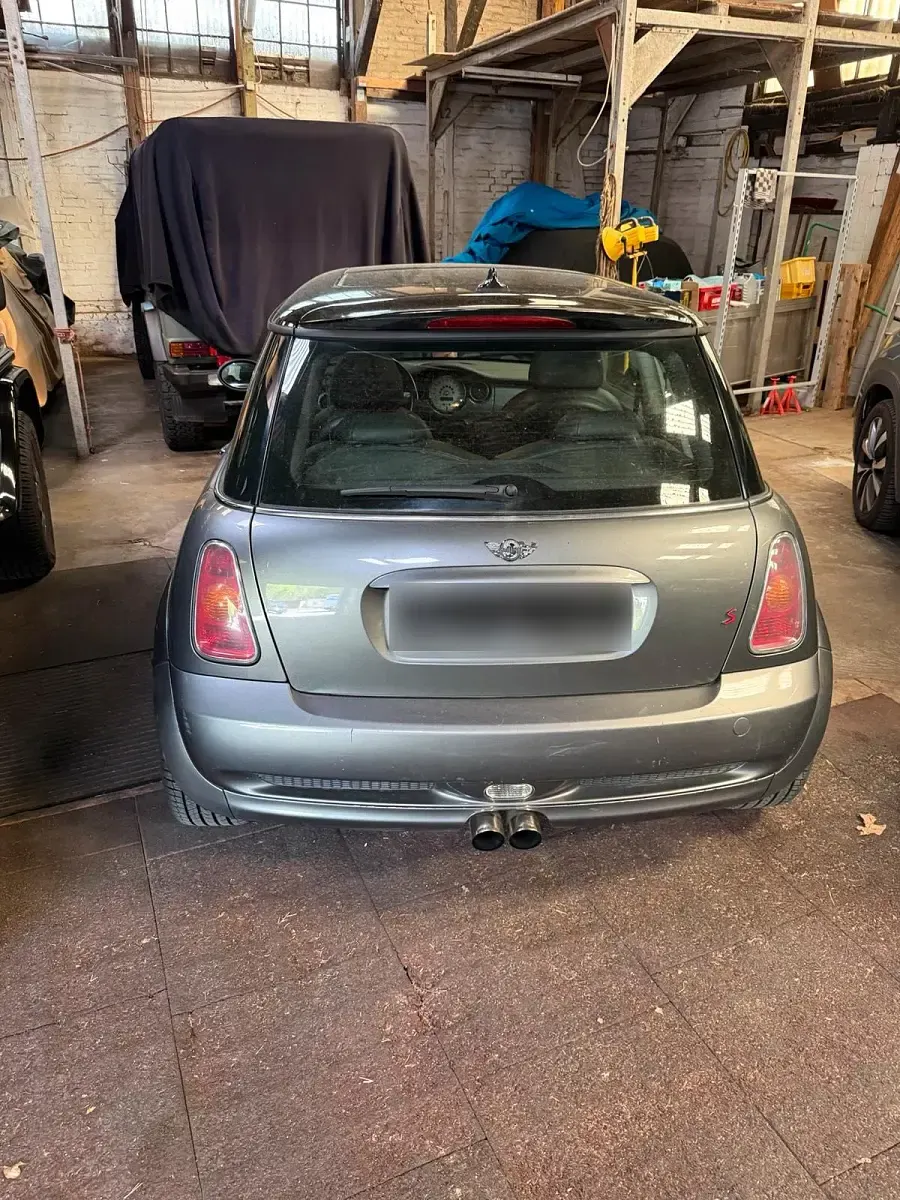 Używany Mini Cooper S 170 KM (125 kW) 2003 Szary Hatchback
