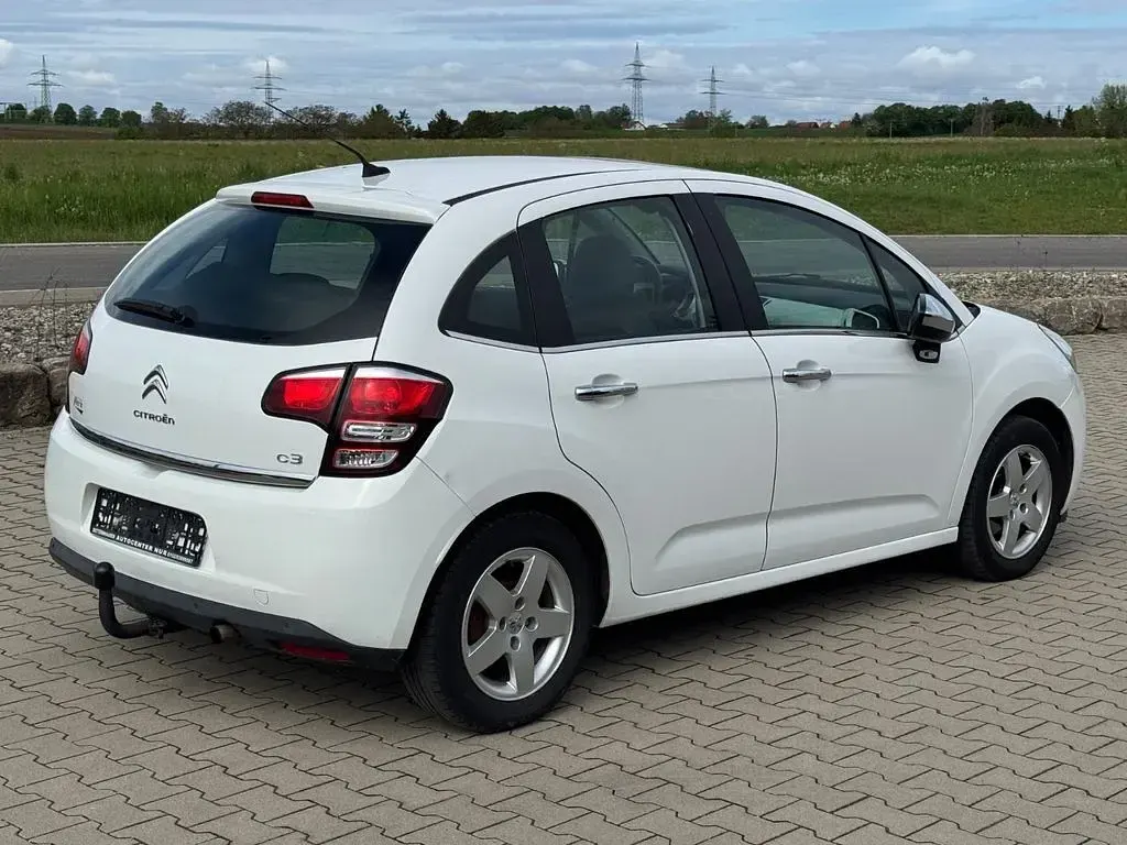 Gebraucht Citroën C3 SELECTION 82 PS (60 kW) 2013 Weiß Limousine