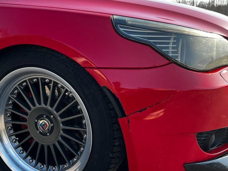 Gebraucht BMW 525 Performance 197 PS (144 kW) 2008 Rot Kombi