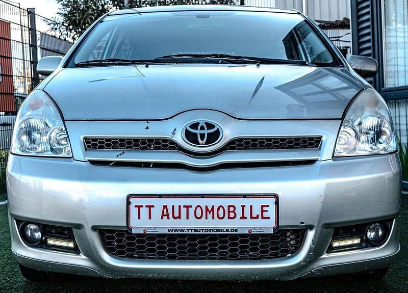 Gebraucht Toyota Corolla Verso 177 PS (130 kW) 2006 Silber Van / Kleinbus