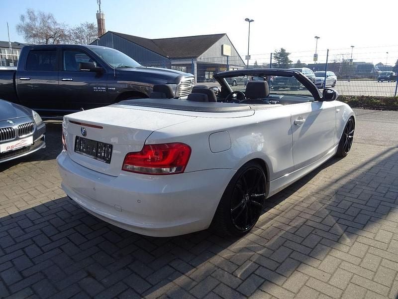 Gebraucht BMW 118 Cabriolet Efficient Dynamics 143 PS (105 kW) 2011 Weiß Cabrio