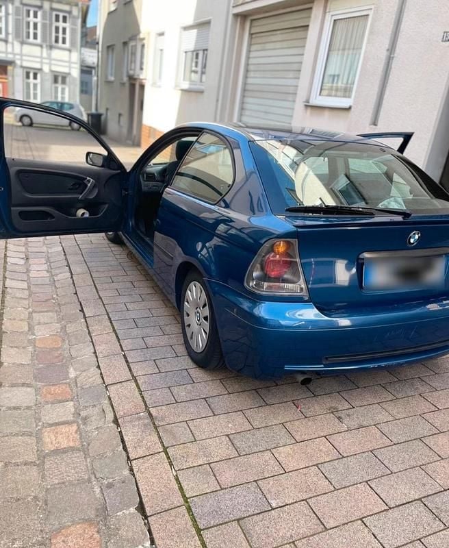 Gebraucht BMW 316 Basis 115 PS (84 kW) 2001 Blau Coupé