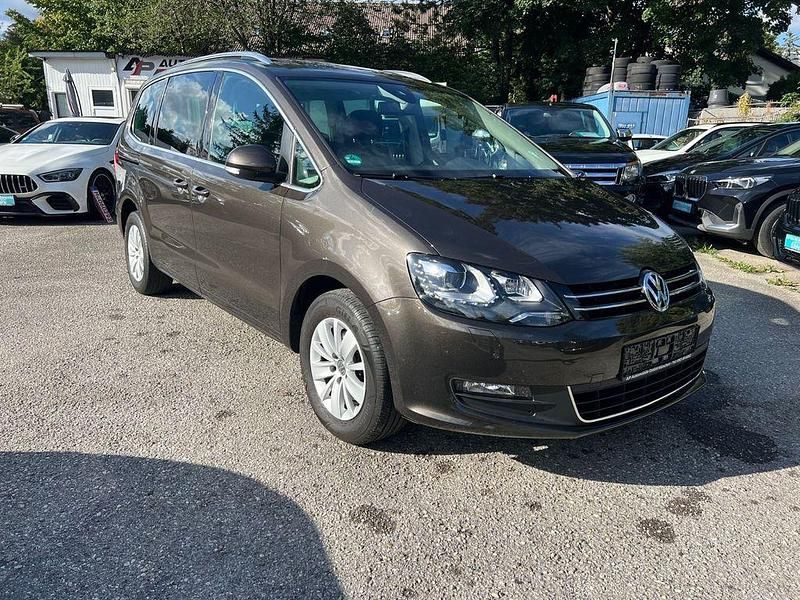 Schwarz Gebraucht 2015 VW Sharan Comfortline Van / Kleinbus | 16.900 € (Fairer Preis) - Bild 1/4