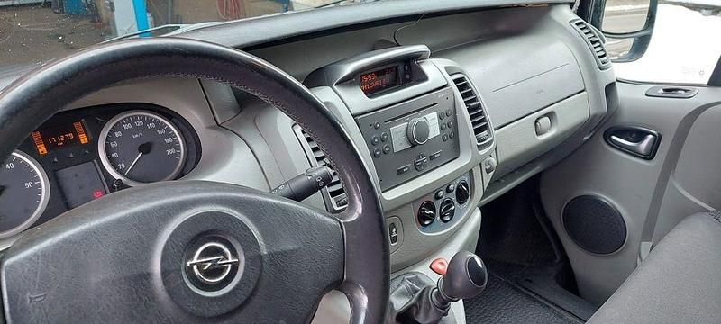 Gebraucht Opel Vivaro 145 PS (106 kW) 2009 Schwarz Van / Kleinbus