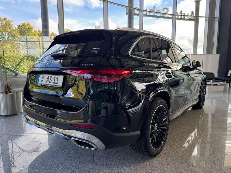 Gebraucht Mercedes GLC450 AMG 367 PS (269 kW) 2024 Obsidianschwarz metallic SUV